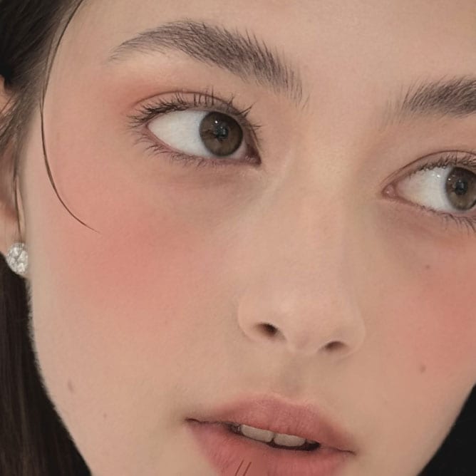 10 HOURS OF MOISTURISING WEAR