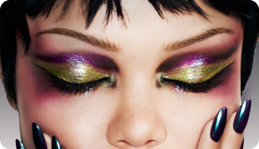 ​ DAZZLE EYES